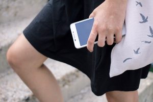 スマホの寿命を延ばせば温暖化への影響を30％減らせる！？