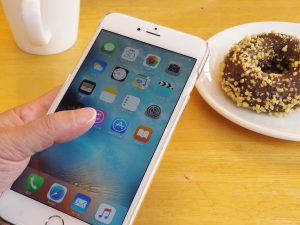 iPhoneのカメラを虫眼鏡のように大きくする方法！