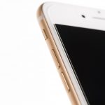 iPhoneのタッチパネルが反応しない時の対処法!