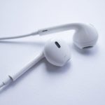 iPhoneの純正イヤホンの便利機能を知らないの?
