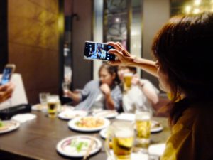 「iPhoneのカメラモードやフィルター設定などを維持する方法」