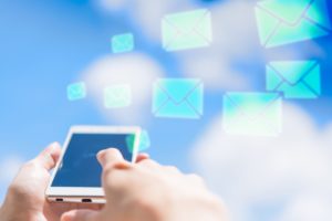 iPhoneのメールを一括削除する方法とメールの管理について