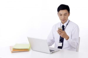 iPhoneのメール内にある著名を削除するには？