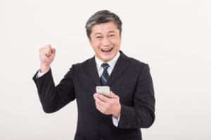 老眼でも安心、iPhoneの視覚サポート機能とは