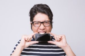 画面がフリーズした！iPhoneのバグ時に試したい3つの解決策