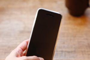 豪州裁判所、民間業者で修理したiPhoneを修理しない問題について罰金命令