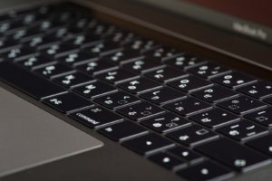 Apple、MacBookおよびMacBook Proキーボード交換プログラムに関する追加情報