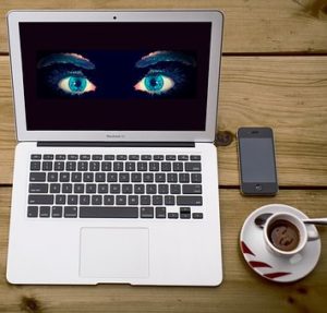 Siriの女性が男性バージョンになる意外な裏ワザ♪