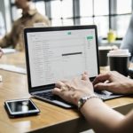 iPhoneでメールを送信する時の著名は編集できるの知っていますか?
