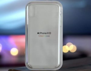 iPhone XRクリアケース、それは4,500円のプレミアム価格の価値があるのか？