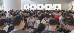 Appleの新しい小売部門長は、Apple Storesの問題を解決できるか