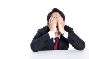 悲報！折りたたみスマのMotorola Razerは使えないモデルだった！？