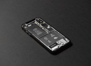 iPhoneのバッテリーの状況を確認し、交換のタイミングを把握する
