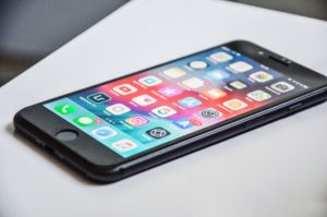 iPhoneのアプリを消す方法｜iOSバージョンの違いでやり方が変わる？