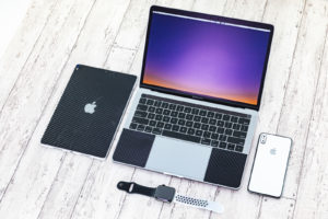 スマート反転を使ってすべてのアプリをダークモードにする