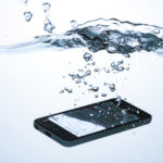 見せてもらおう！iPhone12に搭載された最強クラスの耐水性能を！