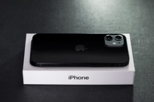 iPhone12でトラブル！？データ通信ができなくなる問題が発生！