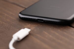 iPhoneで充電ができなくなった原因が本体故障の場合は修理に出す