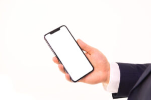 iPhoneが突然反応しなくなる原因と対処法、修理方法を解説