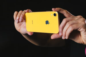 iPhoneのカメラが揺れる原因と対処方法について