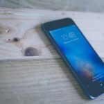 iPhoneのダブルタップでフラッシュライトをつける方法