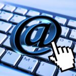 iPhoneのメール冒頭の挨拶は、ユーザー辞書に登録して時間削減