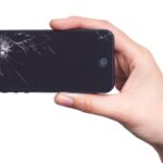 iPhoneの液晶漏れは放っておいても大丈夫？画面割れとの違いとは