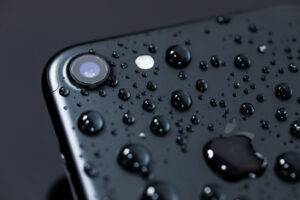 汗によって水没したiPhoneを復活させる方法について