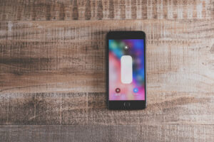 iPhoneで画面の明るさ調節ができなくなる原因と対処方について