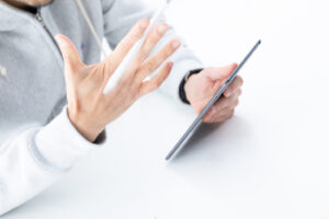 iPadで音はするのに画面が映らなくなる原因と対処法について