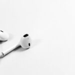 iPhoneでイヤホンをしていても周囲の音を認識する方法