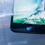 夏に増えるiPhone水没時の応急処置と修理方法について