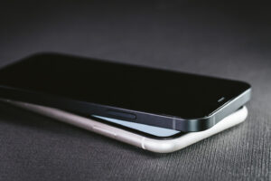 iPhoneで液晶が真っ暗になる原因と対処法について解説