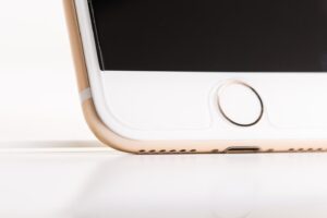 iPhoneのホームボタンの反応が悪くなった時の対処法と修理方法