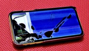 iPhoneで「液晶漏れ」を起こしたときの対処方法について