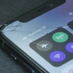 iPhoneで液晶の一部が黒くなる原因と対処法について