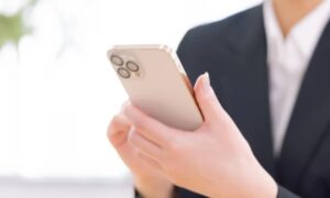 iPhoneの液晶が真っ暗になる原因と対処法について