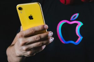 iPhoneで画面が固まる原因の確認方法と対策について