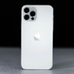 iPhoneの画面が真っ白になる原因と対処法について