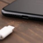 iPhoneで充電中に違和感を感じた際の対処方法について