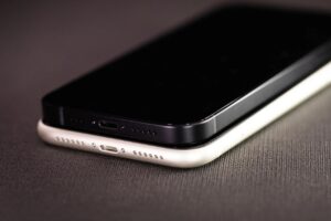 iPhoneでマイクが反応しなくなる不具合の原因と対処法について