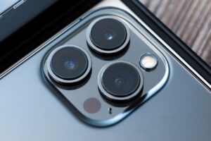 iPhoneのカメラで近くのピントが合わなくなる原因と対処方法