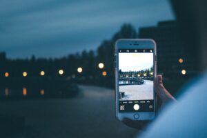 コントロールセンターからライトの明るさを調整する方法