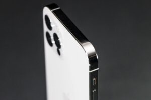 iPhoneで近接センサーが壊れる原因と対処法について