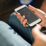 有機ELディスプレイのiPhoneのバッテリーを長持ちさせる方法