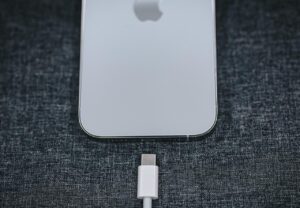 iPhoneでバッテリー残量が増えなくなる原因と対処法