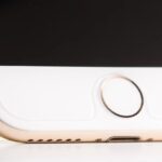 iPhoneでホームボタンが使えなくなった時の対処法と修理方法