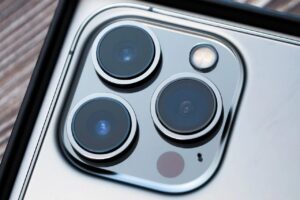 iPhoneでカメラアプリが使えなくなる原因と対処法