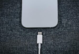 iPhoneで100%まで充電できなくなる原因と対処法について