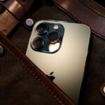 iPhoneのロック画面にあるフラッシュボタンとカメラを削除する